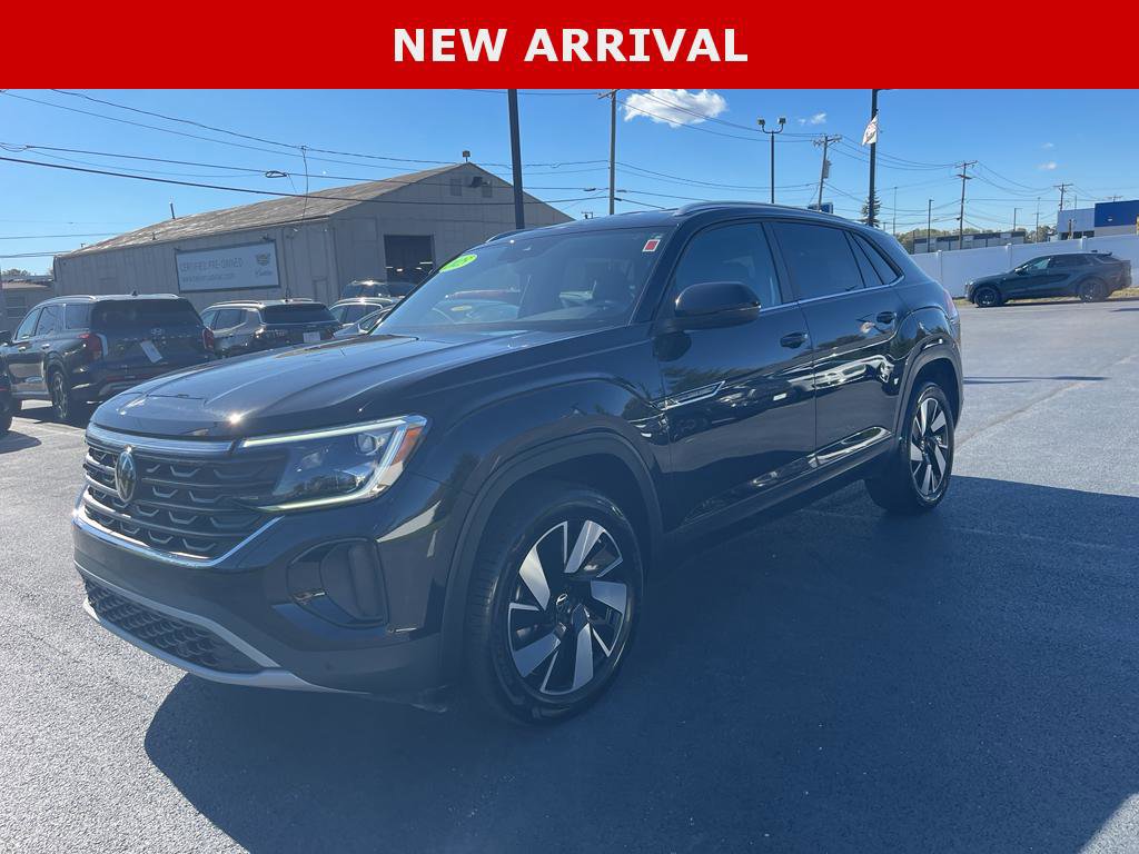 Used 2025 Volkswagen Atlas Cross Sport SE image 1