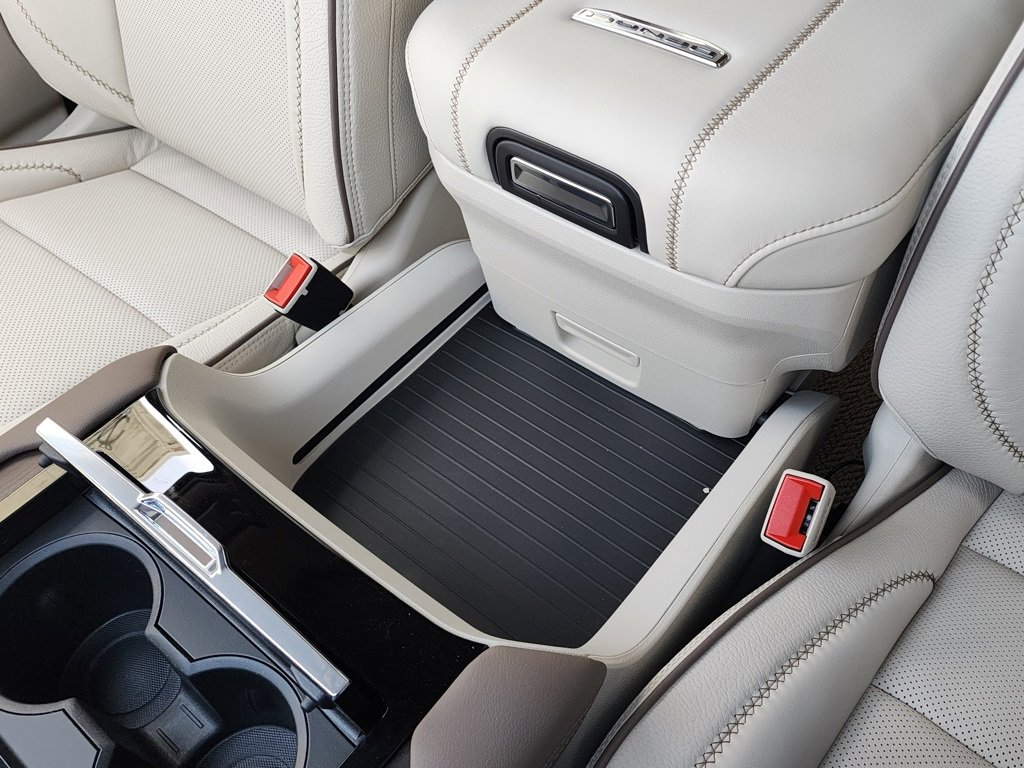 New 2026 GMC Yukon XL Denali w/ Sun & Power Step Package image 38