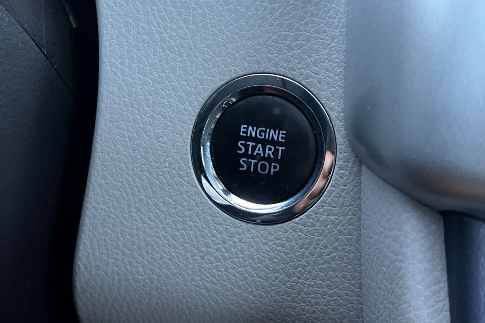 Used 2019 Toyota Highlander XLE FWD image 24