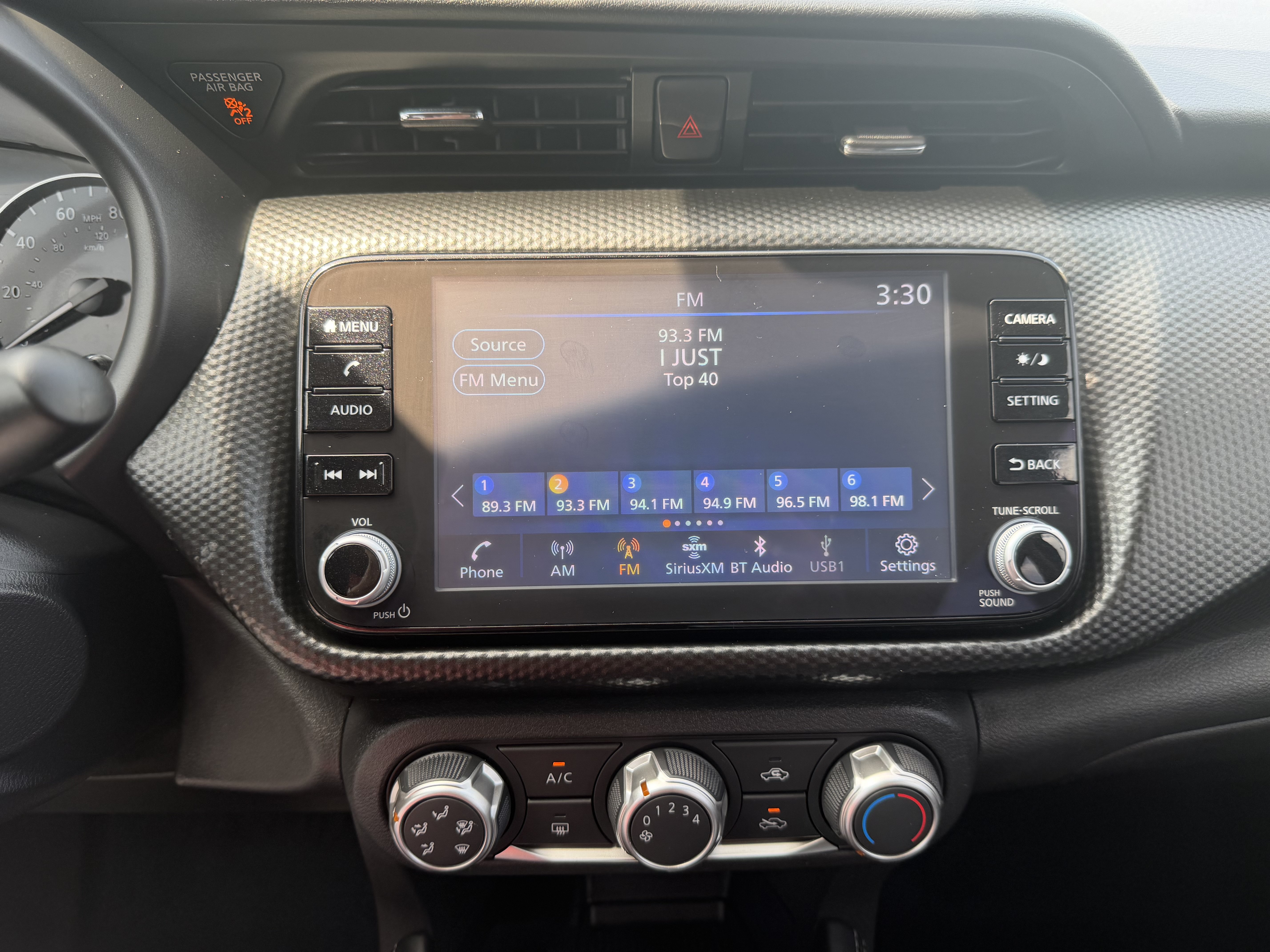 Used 2023 Nissan Kicks SV FWD image 8
