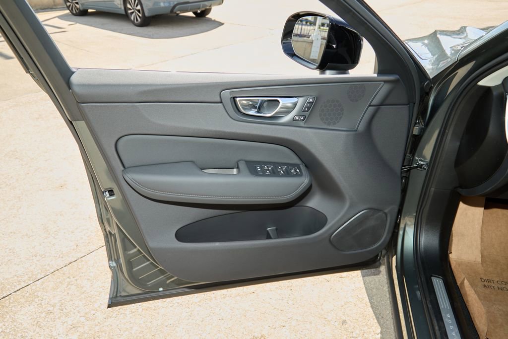 New 2026 Volvo XC60 T8 Plus w/ Climate Package image 10