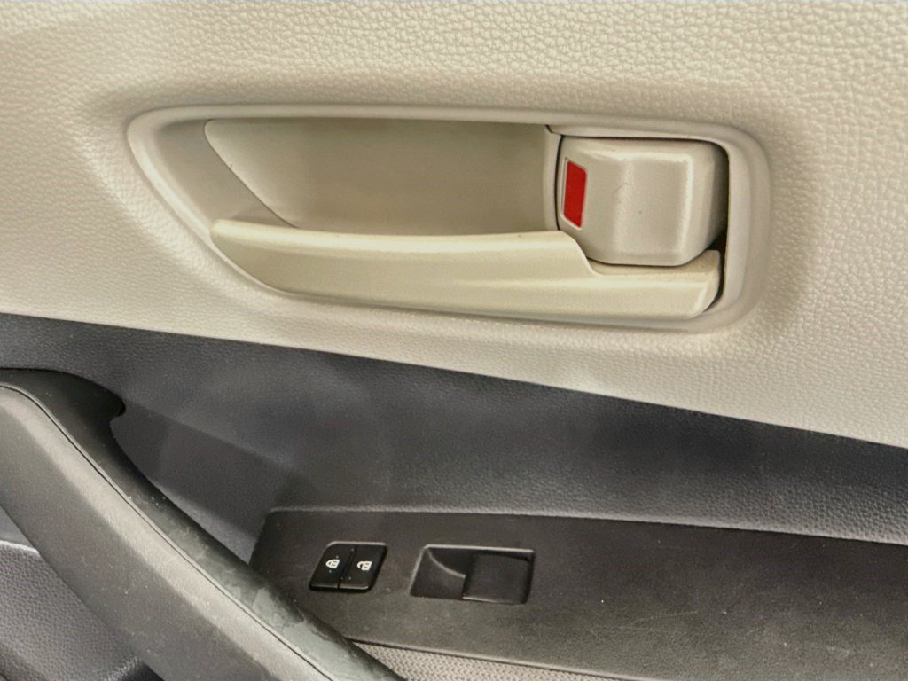 Used 2022 Toyota Corolla LE FWD image 29