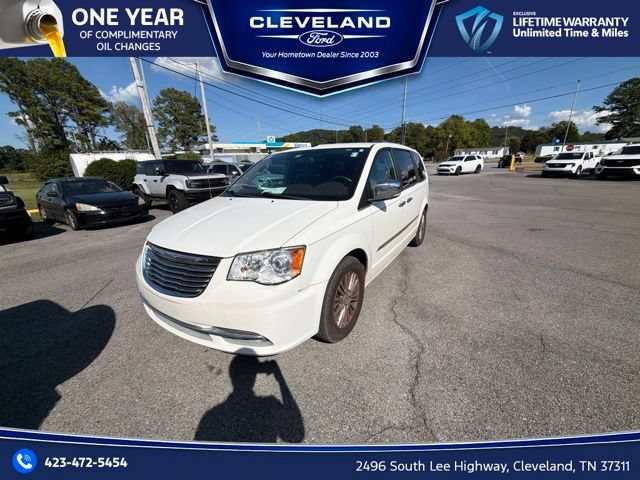 Used 2011 Chrysler Town & Country Limited FWD image 1