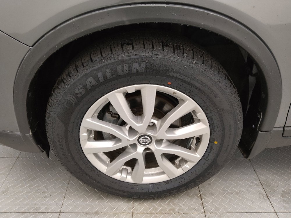 Used 2018 Nissan Rogue SV image 31