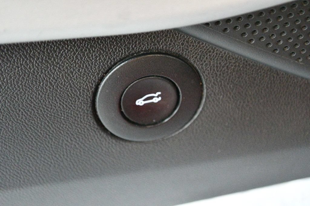 Used 2018 Chevrolet Camaro LS RWD image 60
