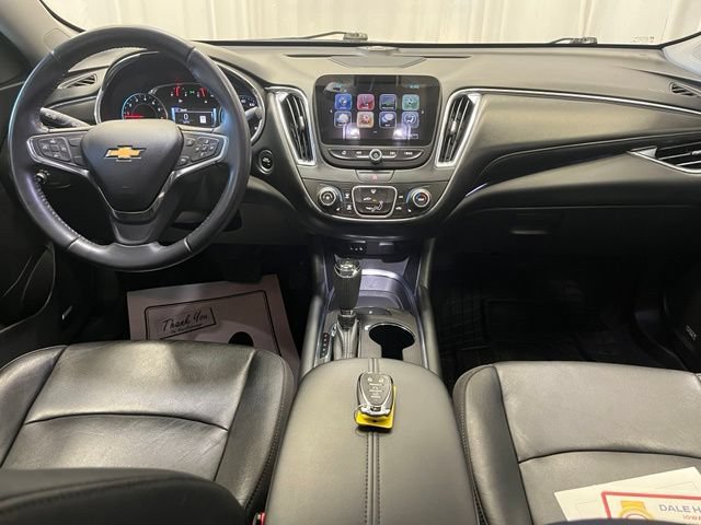 Used 2018 Chevrolet Malibu LT w/ Leather Package FWD image 5