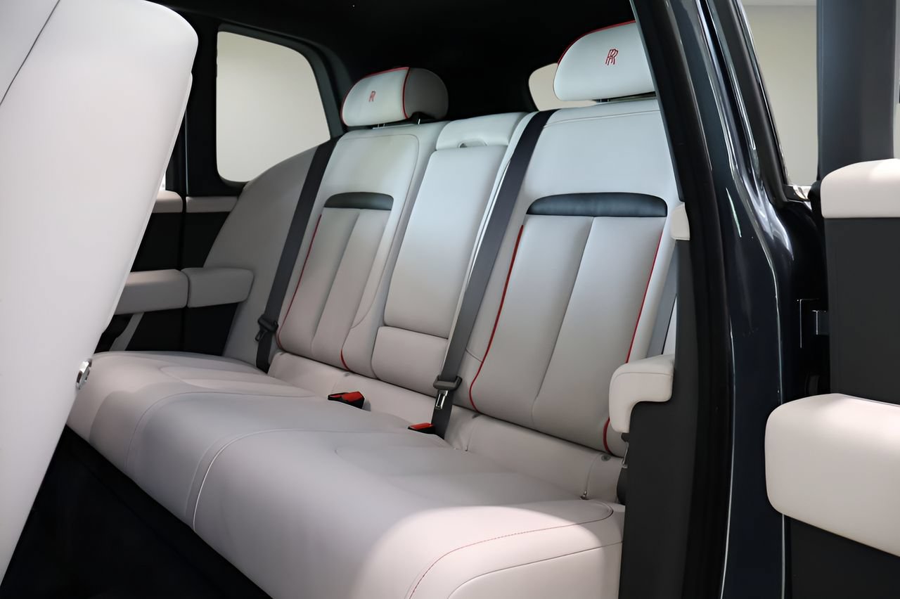 New 2026 Rolls-Royce Cullinan AWD/4WD image 18