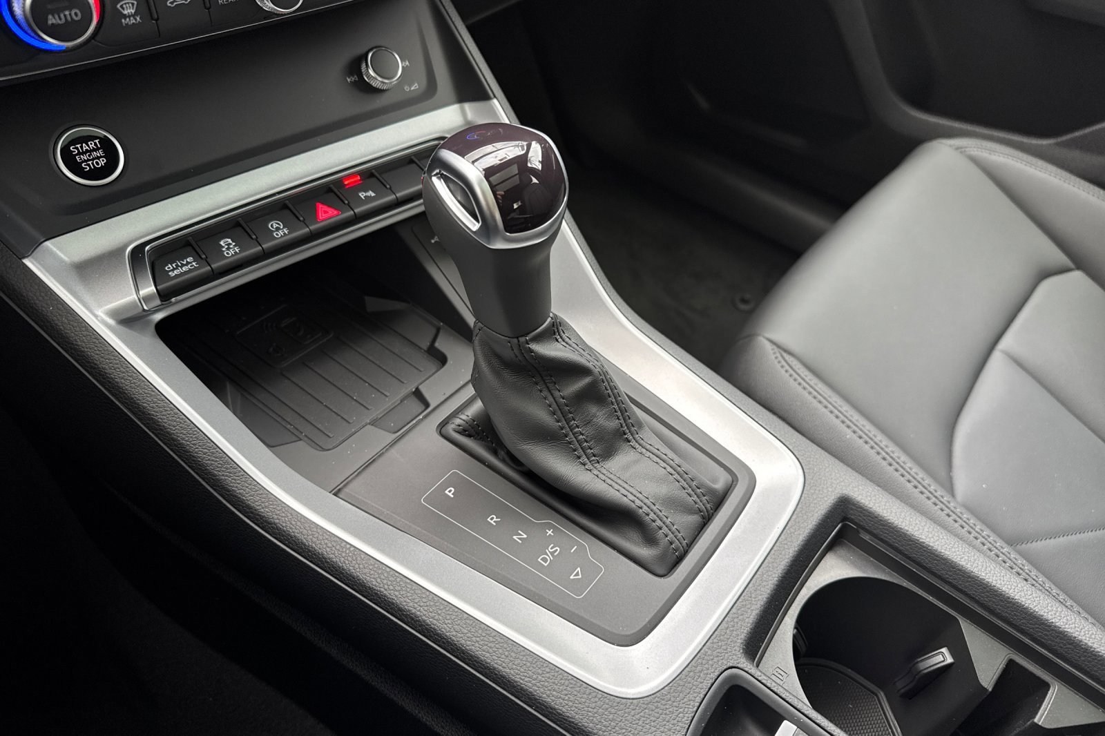 New 2025 Audi Q3 2.0T Premium image 18