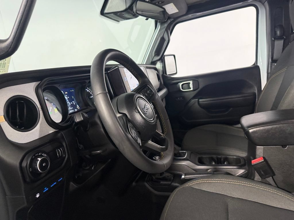 Used 2024 Jeep Wrangler Unlimited AWD/4WD image 22