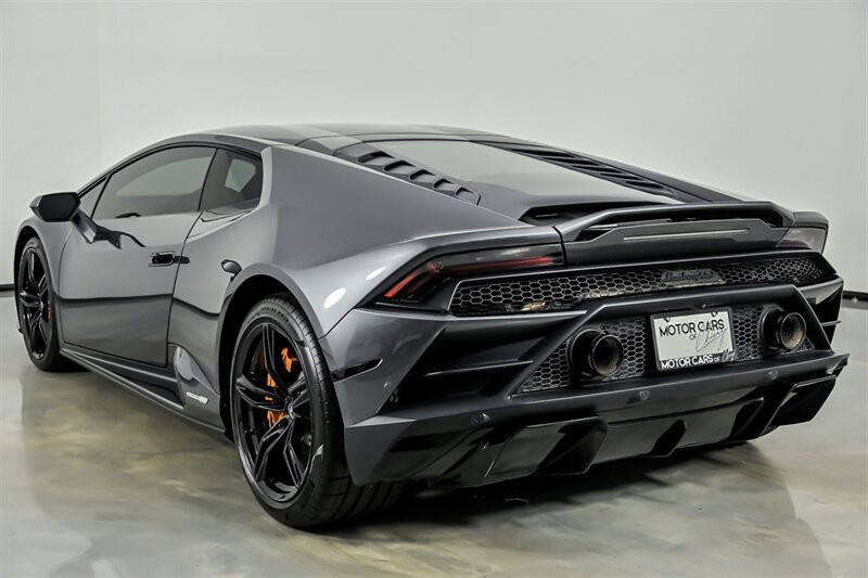 Used 2020 Lamborghini Huracan EVO RWD image 7