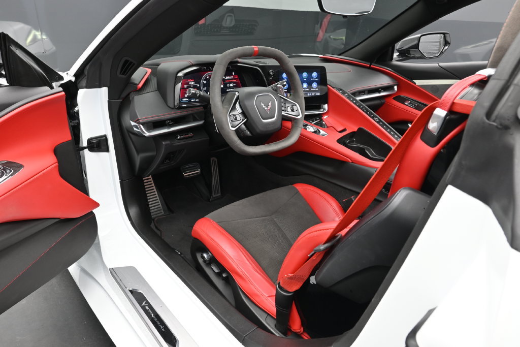 Used 2022 Chevrolet Corvette Stingray Preferred Conv w/ Z51 Performance Package RWD image 4