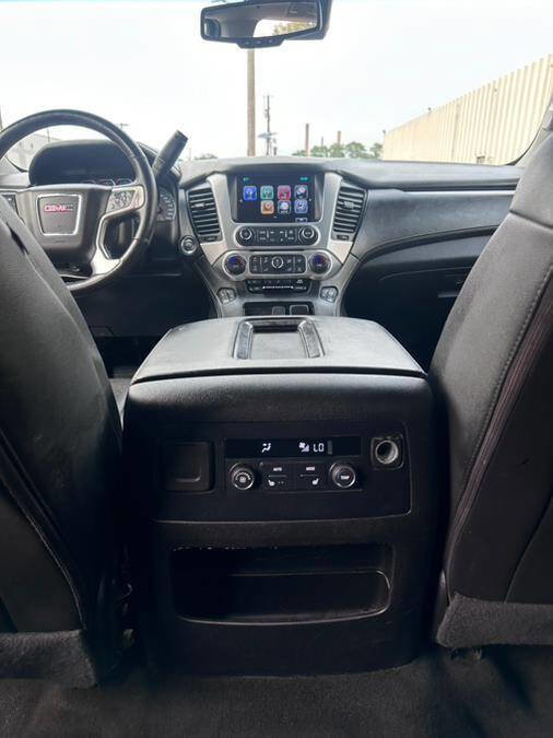 Used 2018 GMC Yukon XL SLT image 28