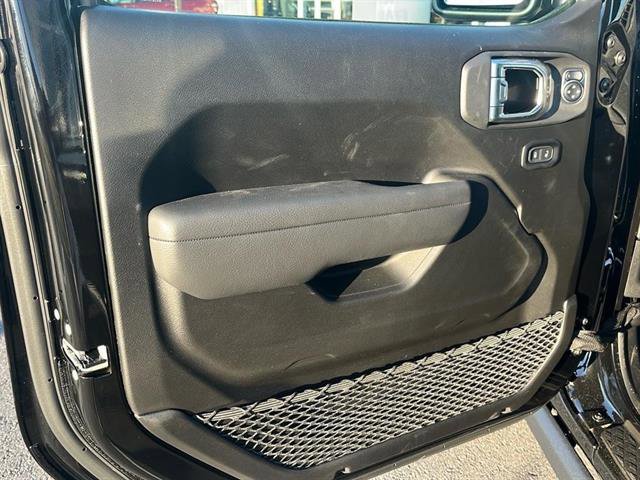 New 2025 Jeep Gladiator Willys image 18