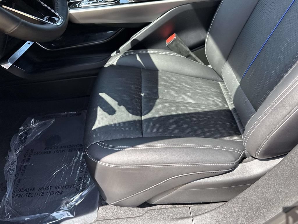 Certified 2025 Cadillac Lyriq Luxury w/ LPO, Floor Liner Package AWD/4WD image 30