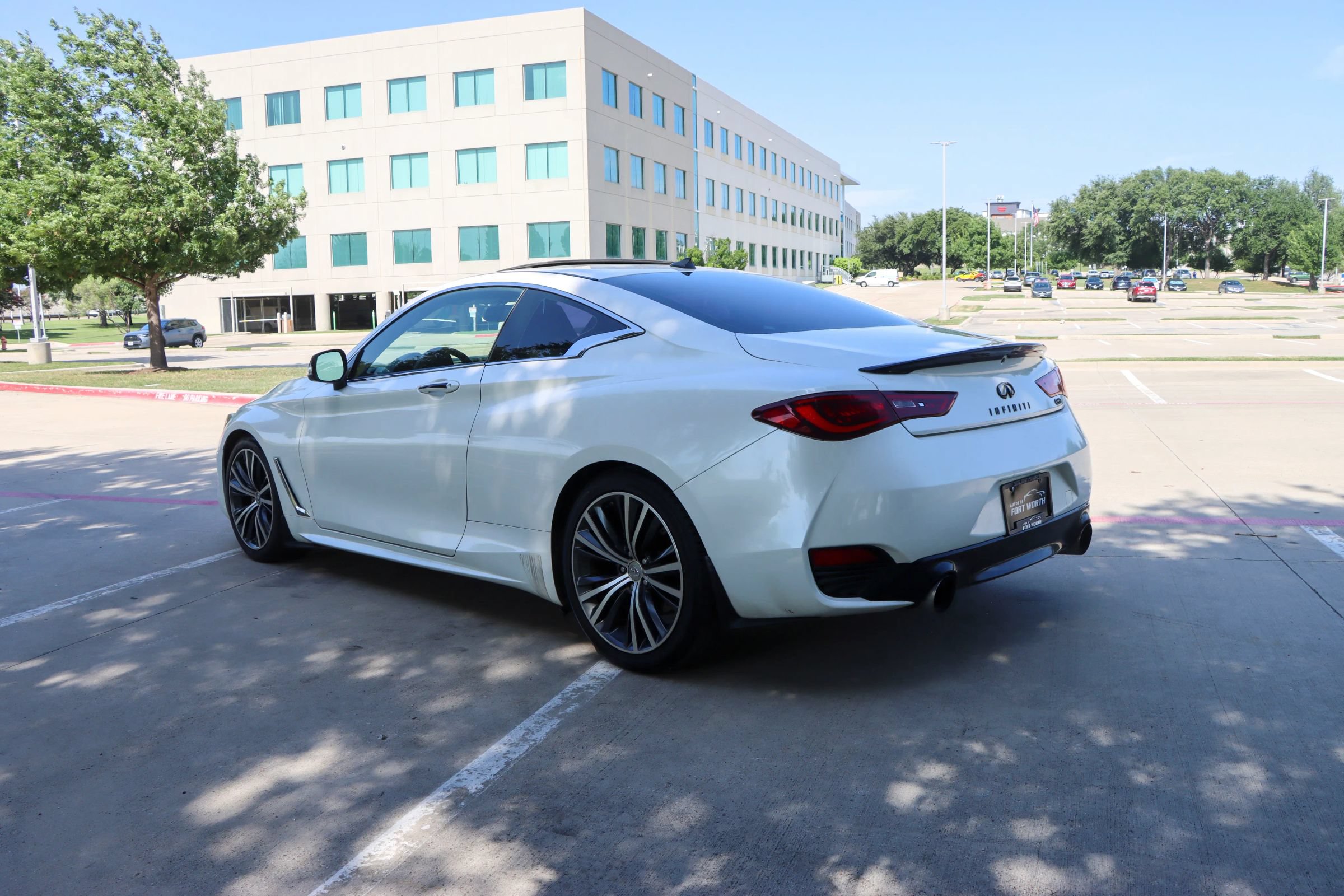 Used 2017 INFINITI Q60 3.0t w/ Premium Plus Package 3.0T RWD image 5