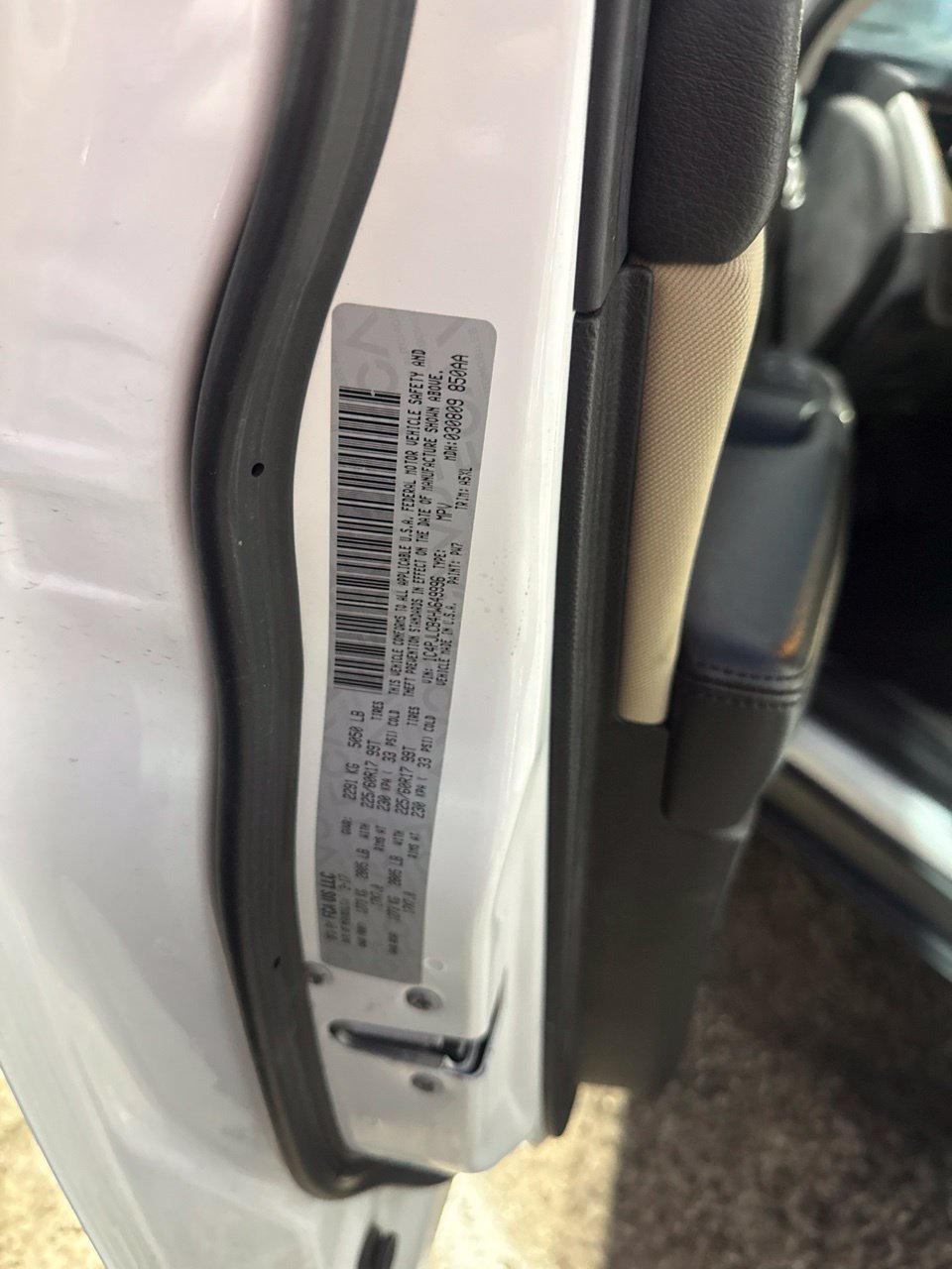 Used 2017 Jeep Cherokee Latitude w/ Trailer Tow Group FWD image 11