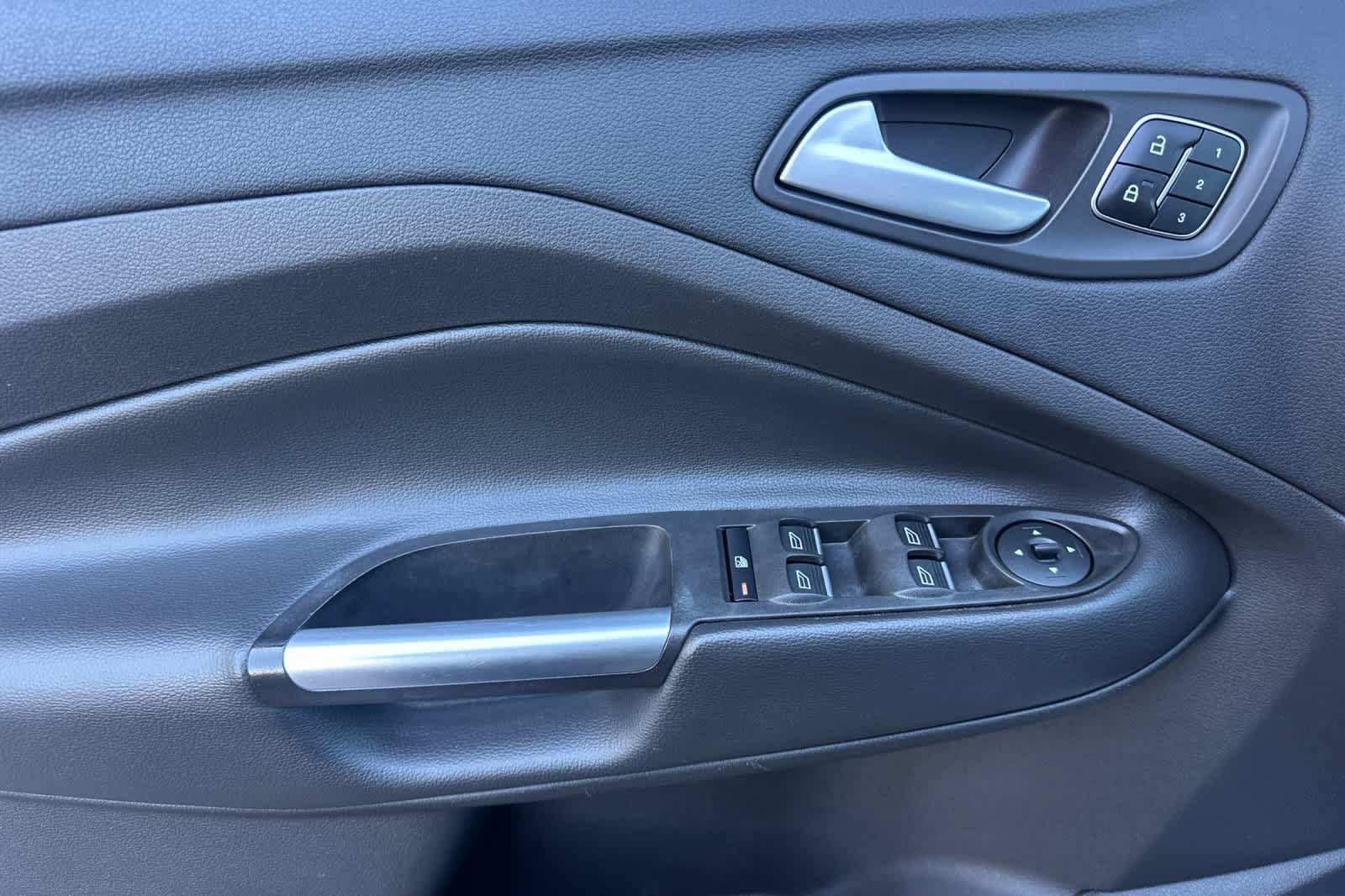 Used 2017 Ford Escape Titanium AWD/4WD image 12