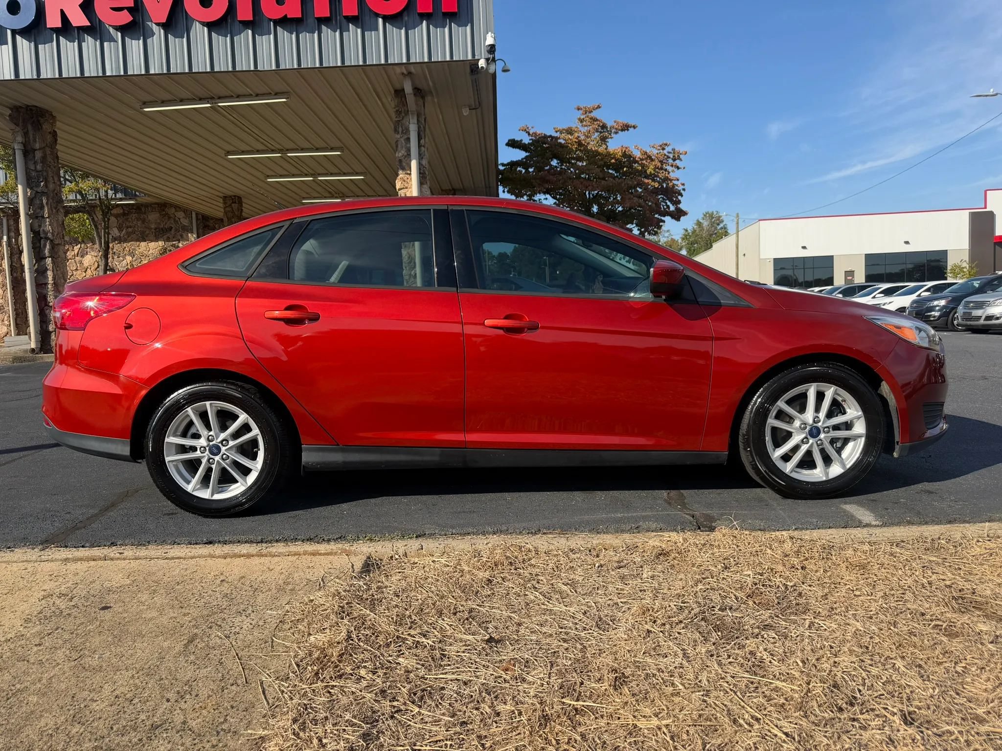 Used 2018 Ford Focus SE FWD image 8