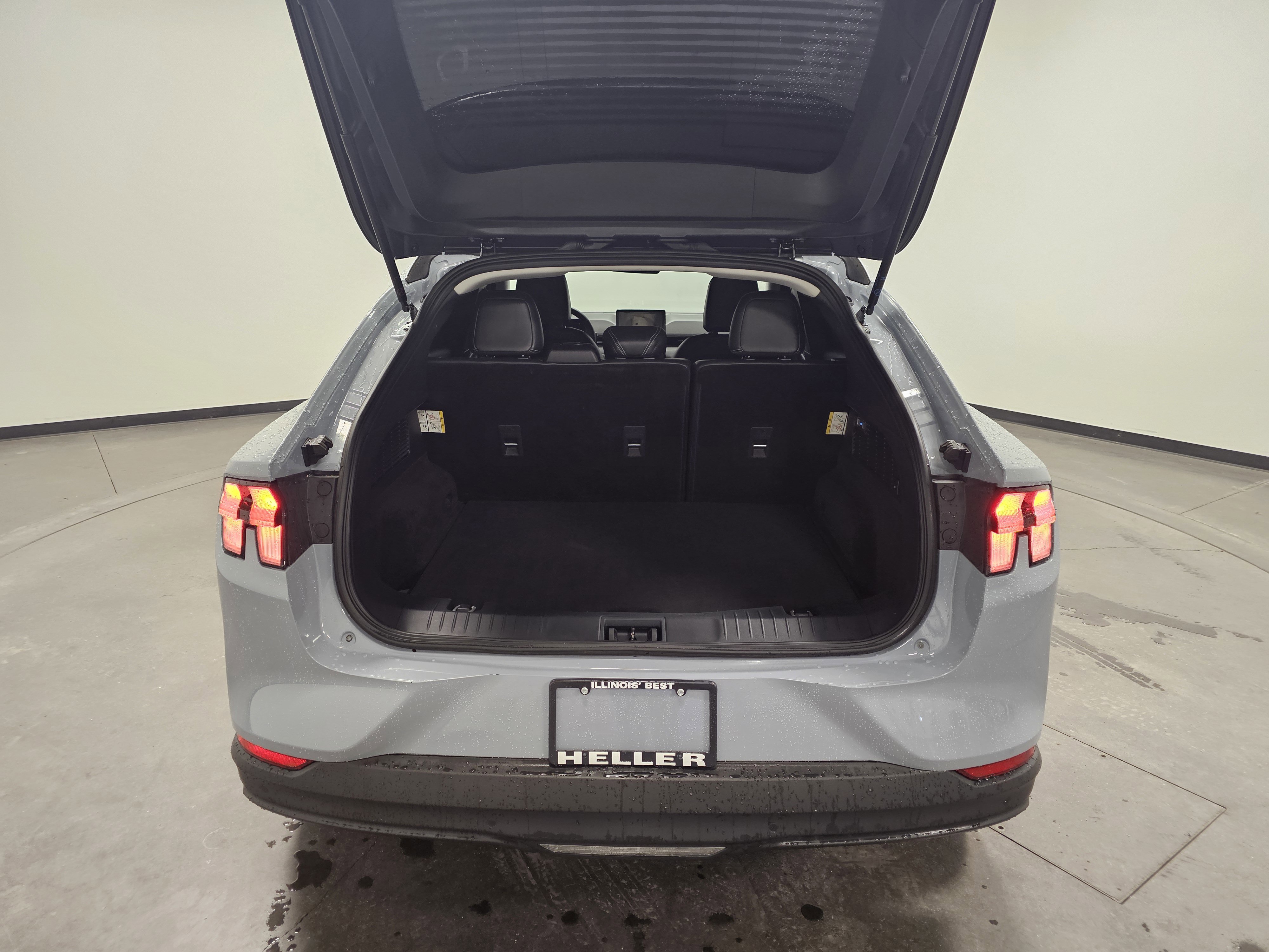 Used 2024 Ford Mustang Mach-E Select image 12