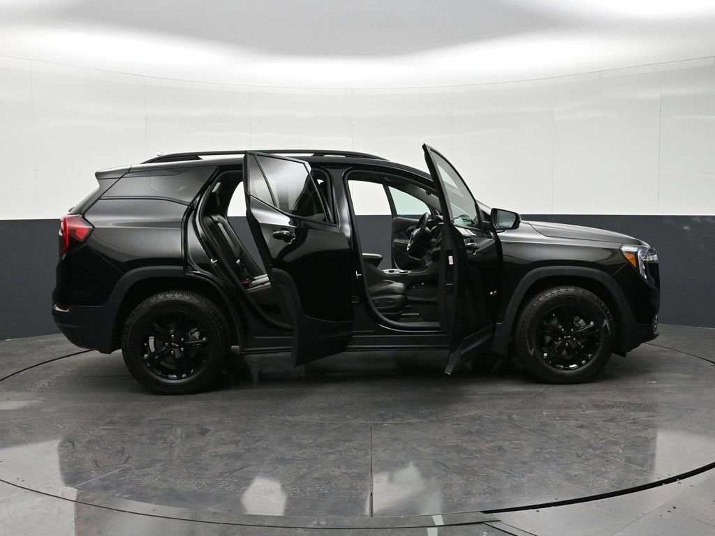 Used 2022 GMC Terrain AT4 w/ Infotainment Package II image 34