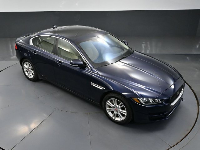 Used 2018 Jaguar XE Premium AWD/4WD image 50
