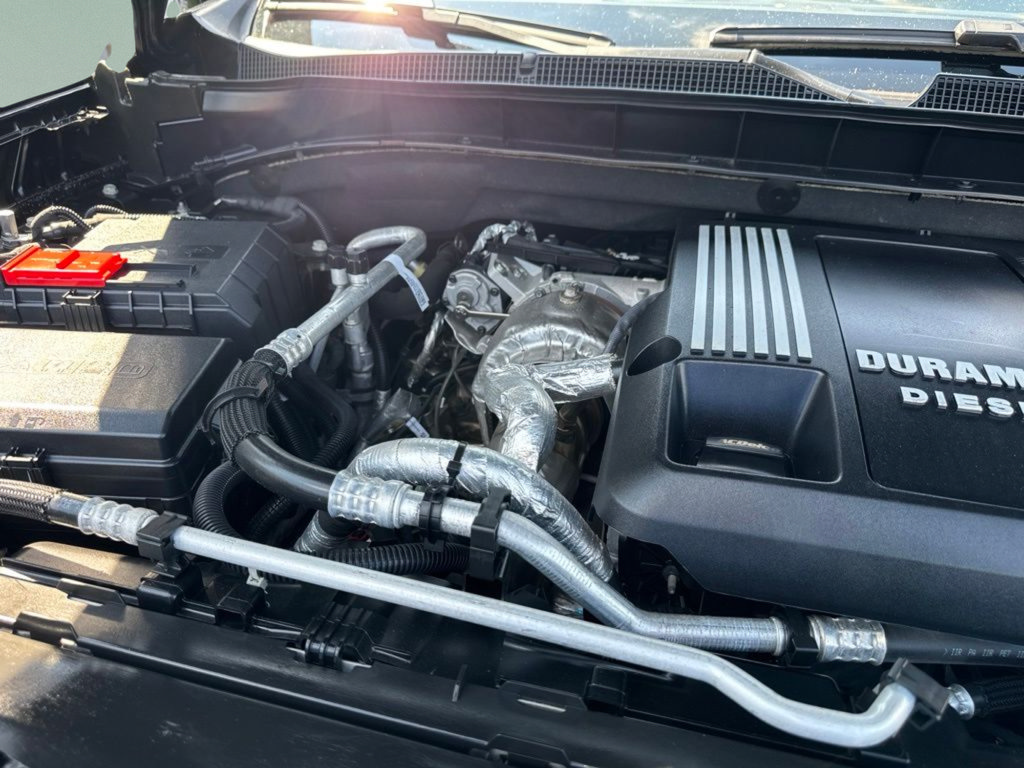 Used 2024 Chevrolet Suburban RST w/ Luxury Package AWD/4WD image 36