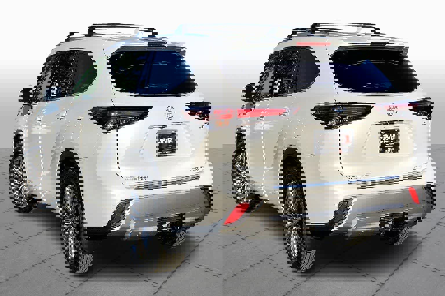 New 2026 Toyota Highlander Platinum image 12