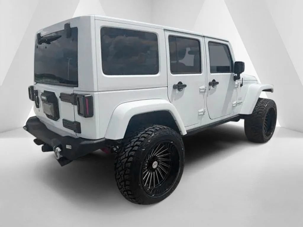 Used 2015 Jeep Wrangler Unlimited Sahara w/ Max Tow Package AWD/4WD image 7