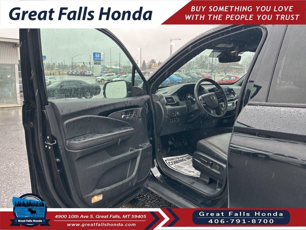 Used 2025 Honda Ridgeline Black Edition image 10