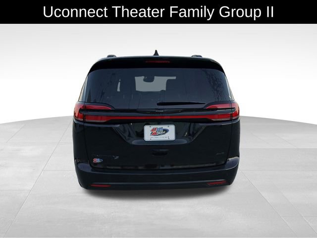 New 2026 Chrysler Pacifica Select image 5
