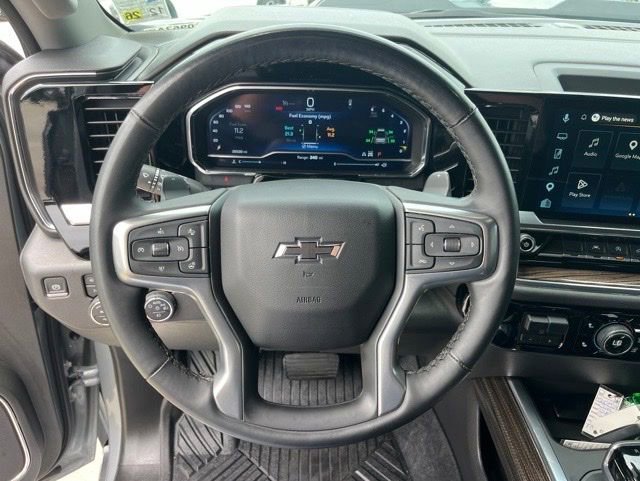 Used 2025 Chevrolet Silverado 1500 LT Trail Boss w/ Convenience Package II AWD/4WD image 19