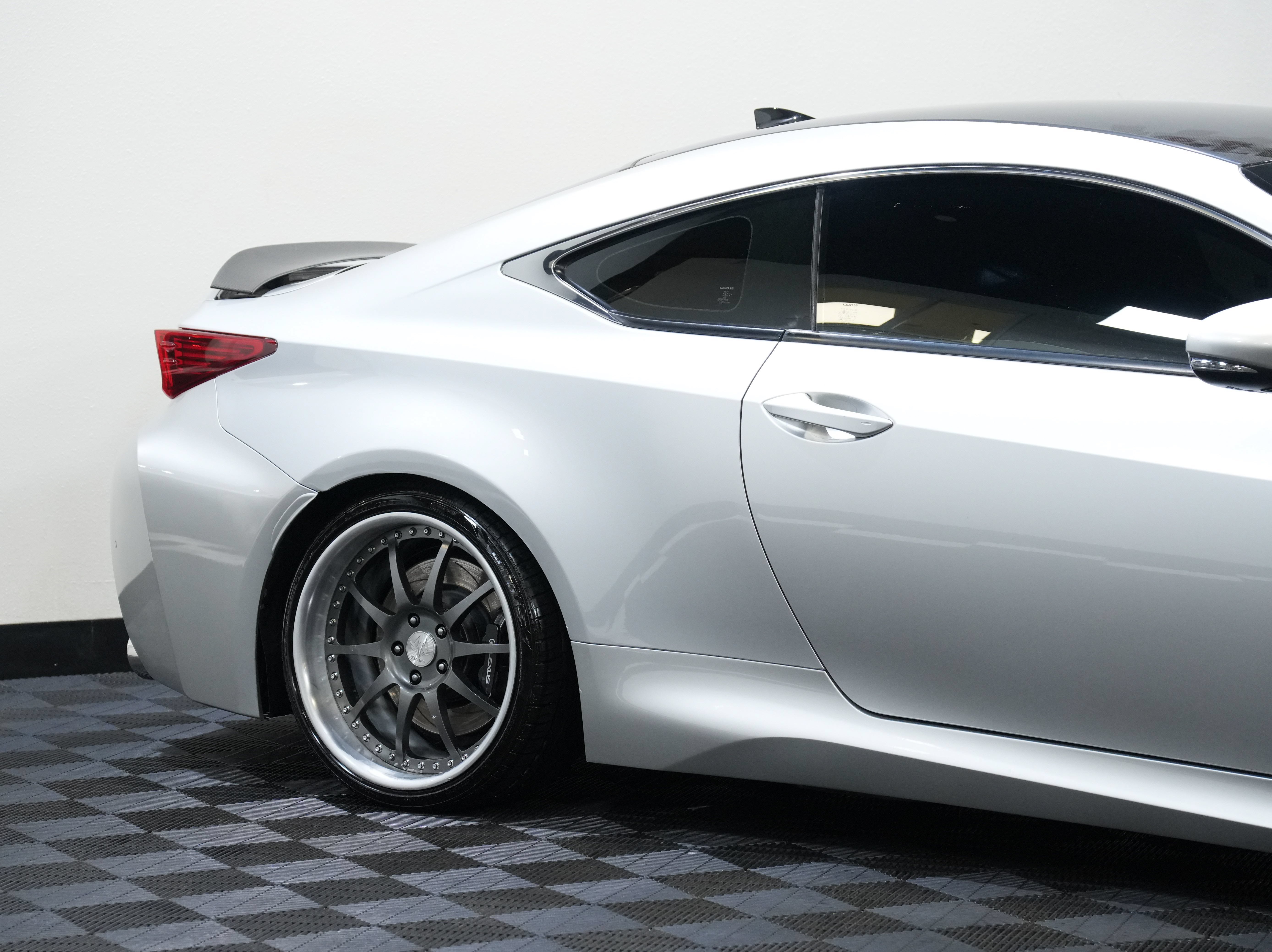 Used 2015 Lexus RC F w/ Performance Package RWD image 14