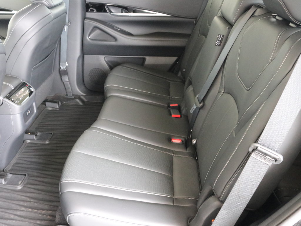Used 2025 INFINITI QX60 Pure w/ Cargo Package AWD/4WD image 31