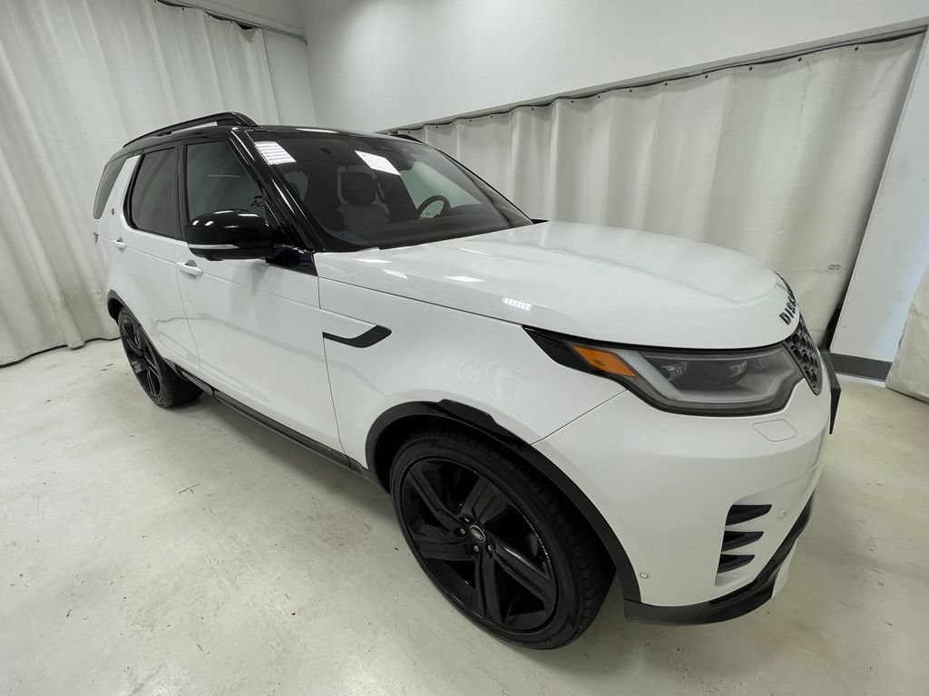 Used 2022 Land Rover Discovery HSE R-Dynamic AWD/4WD image 3
