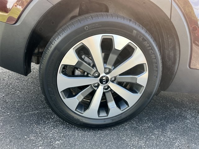 Used 2020 Kia Telluride S AWD/4WD image 9