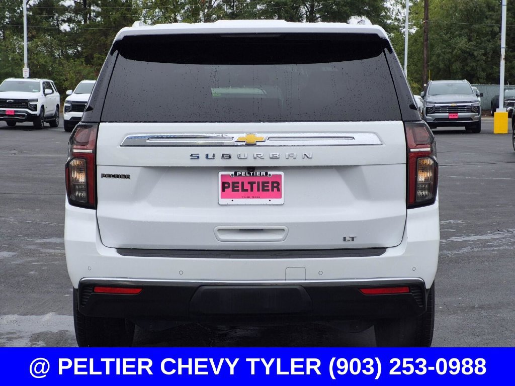 Used 2024 Chevrolet Suburban LT w/ Luxury Package RWD image 5