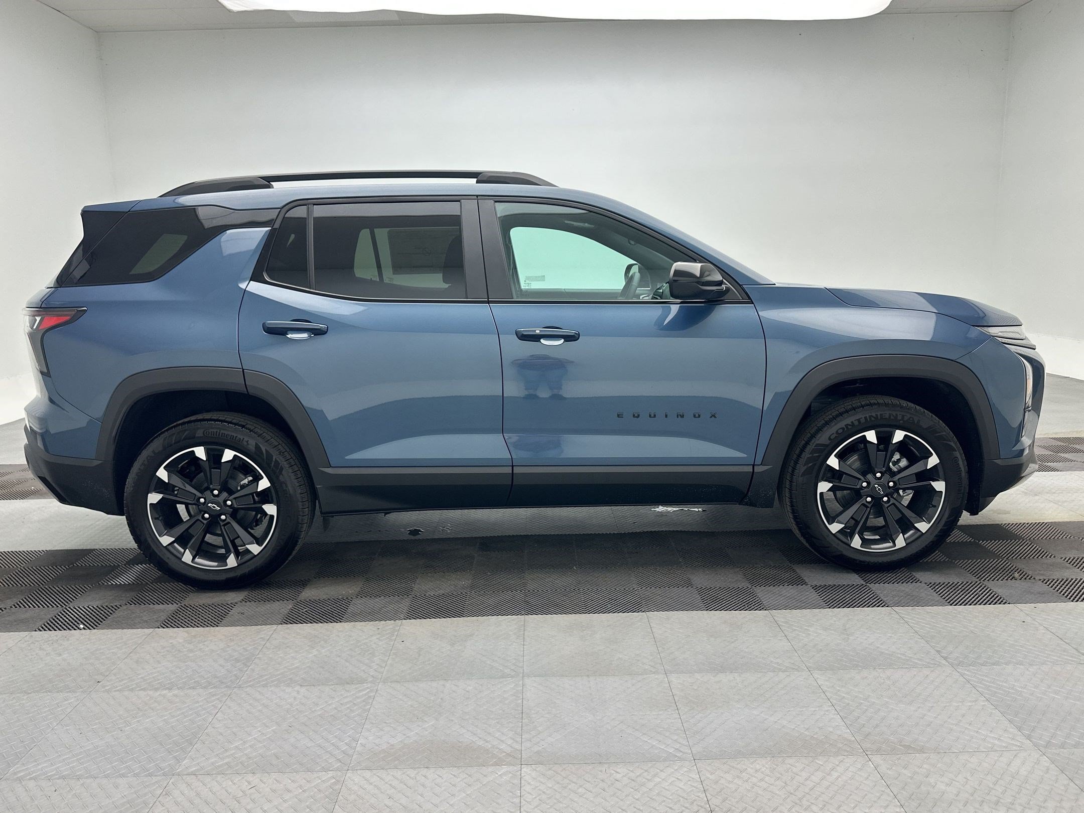 New 2027 Chevrolet Equinox RS w/ LPO, Floor Liner Package AWD/4WD image 8