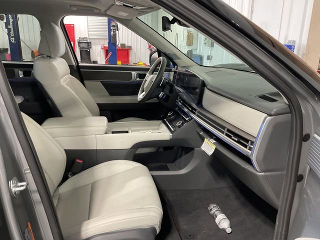 Used 2025 Hyundai Santa Fe Calligraphy image 12