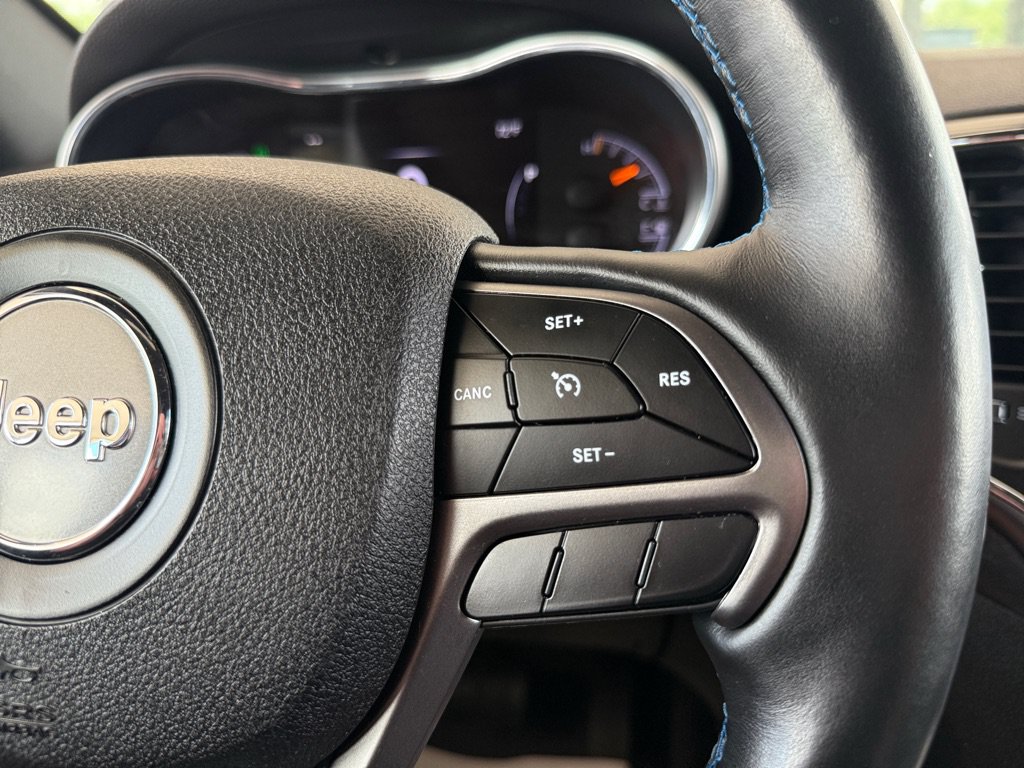 Used 2018 Jeep Grand Cherokee Laredo AWD/4WD image 25