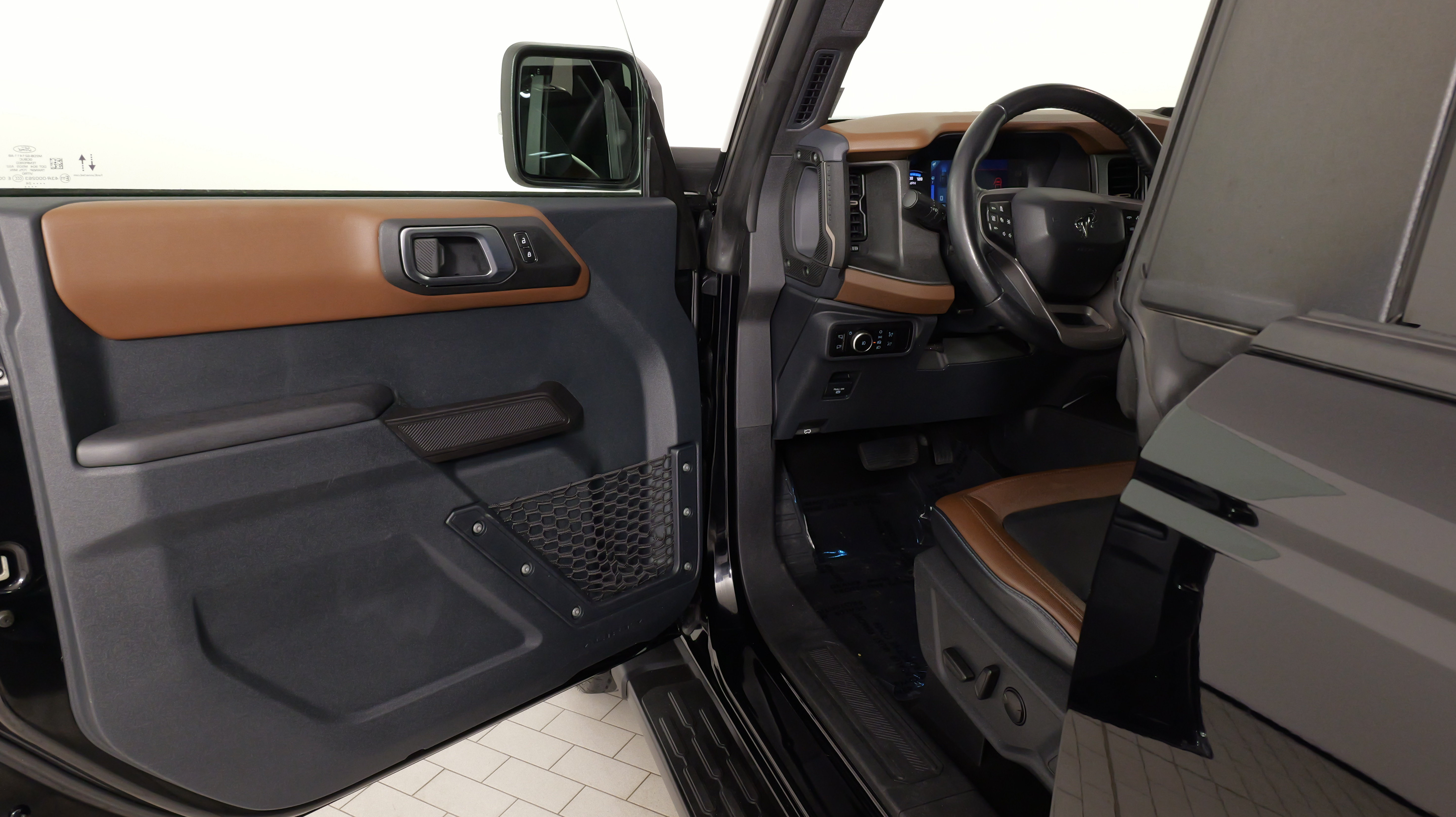 Used 2024 Ford Bronco Outer Banks AWD/4WD image 25