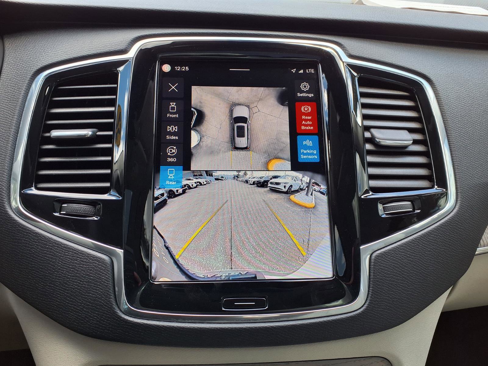 Certified 2025 Volvo XC90 T8 Plus w/ Protection Package Premier AWD/4WD image 27