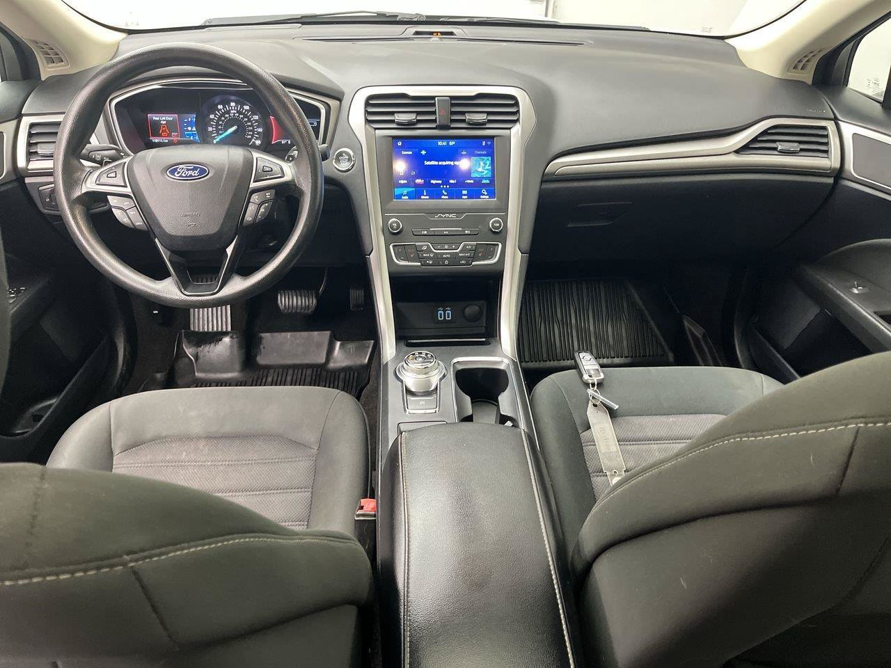 Used 2020 Ford Fusion SE AWD/4WD image 4