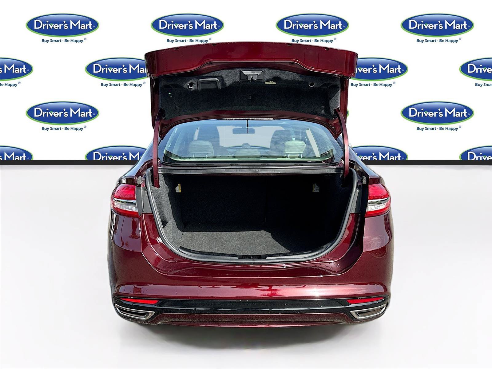 Used 2017 Ford Fusion SE FWD image 25