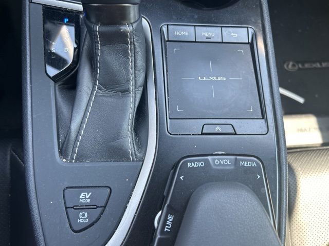 Used 2019 Lexus UX 250h w/ Premium Package AWD/4WD image 23