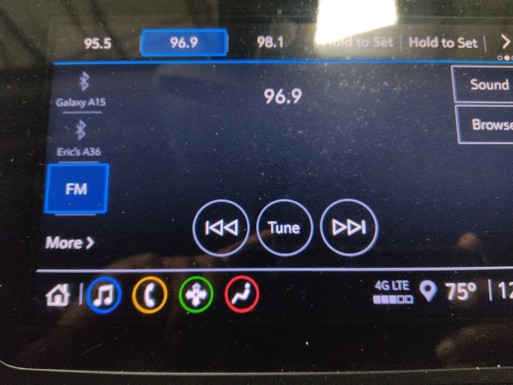 Used 2021 Chevrolet Malibu LT FWD image 25