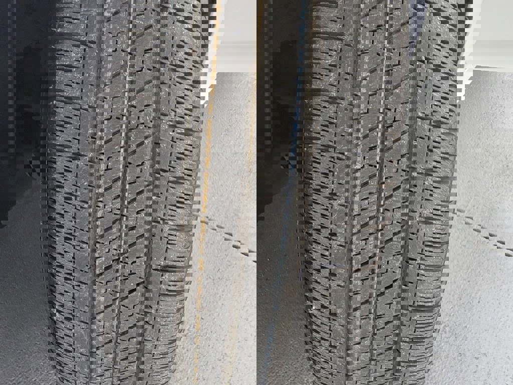 Used 2020 Toyota Prius LE image 12