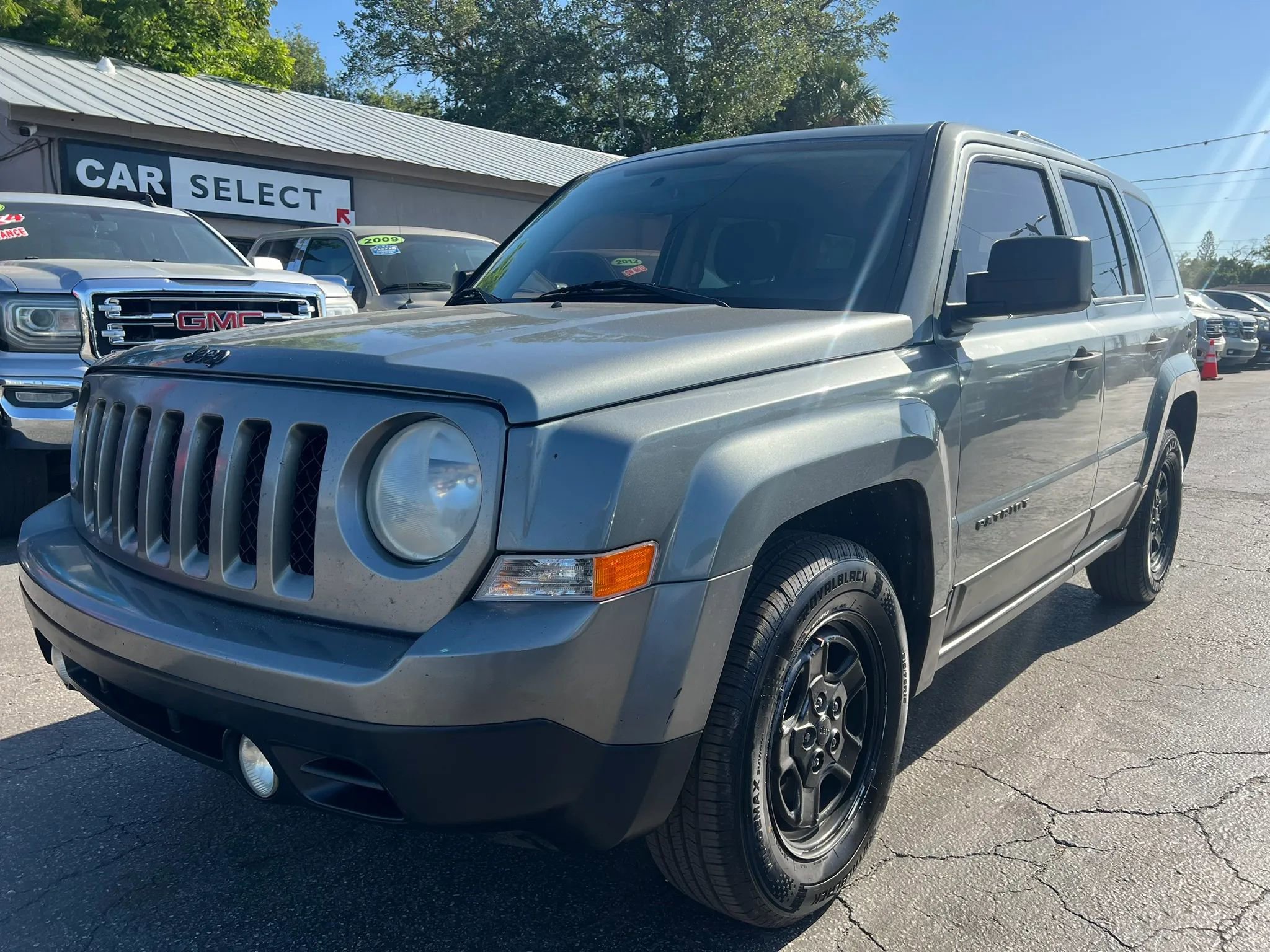 Used 2013 Jeep Patriot Sport FWD image 2