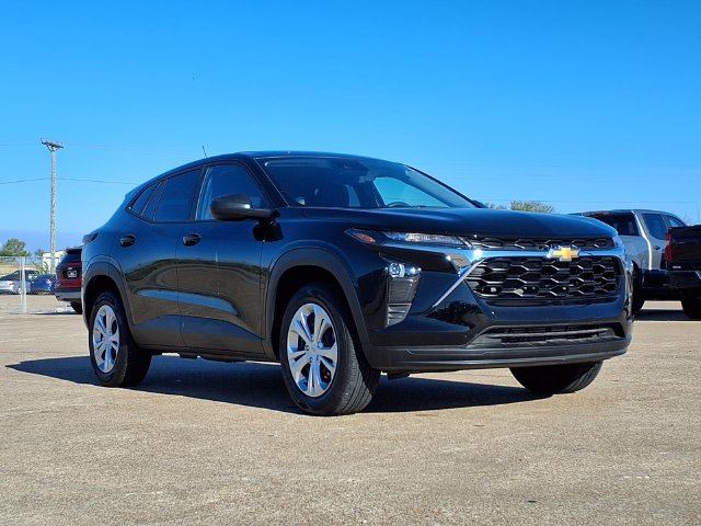 Used 2026 Chevrolet Trax LS w/ Driver Confidence Package FWD image 3