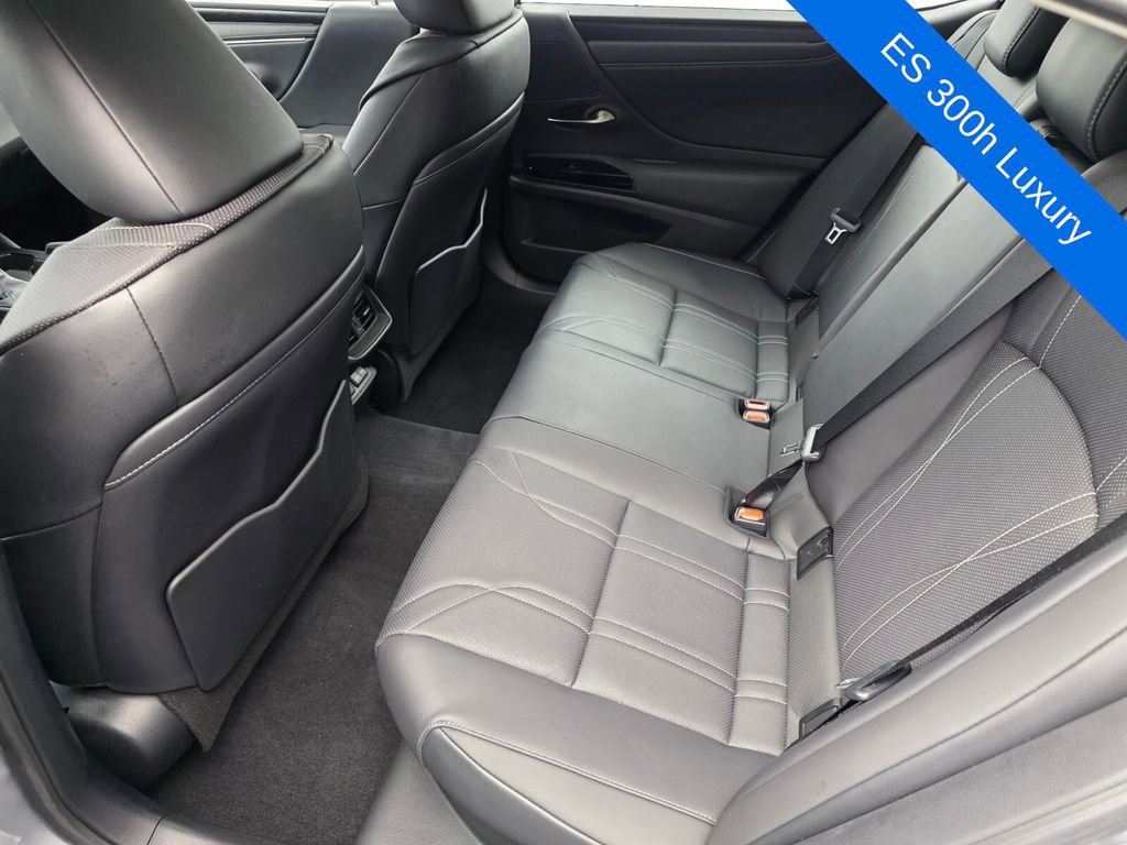 Used 2025 Lexus ES 300h w/ Technology Package image 14