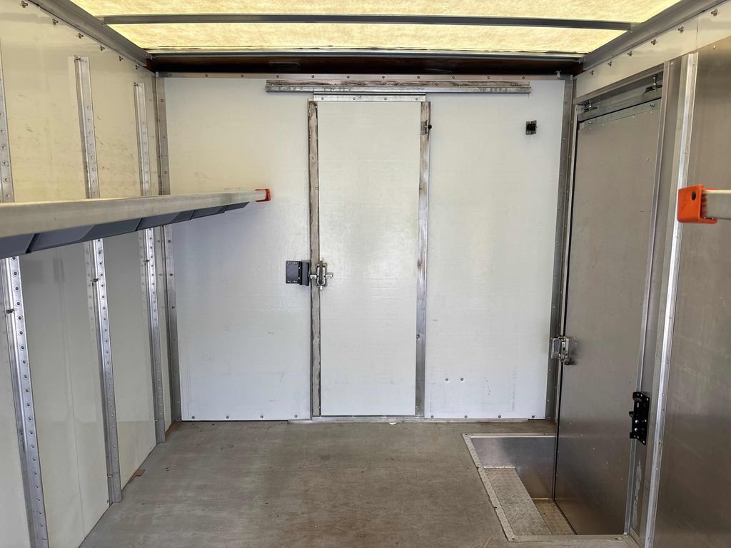 Used 2022 Ford E-450 and Econoline 450 Super Duty RWD image 26